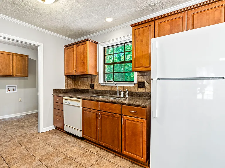 1309 Sanders St — Photo 7