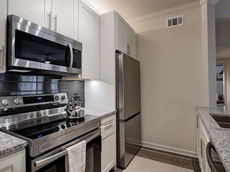Cortland West Houston — Photo 7