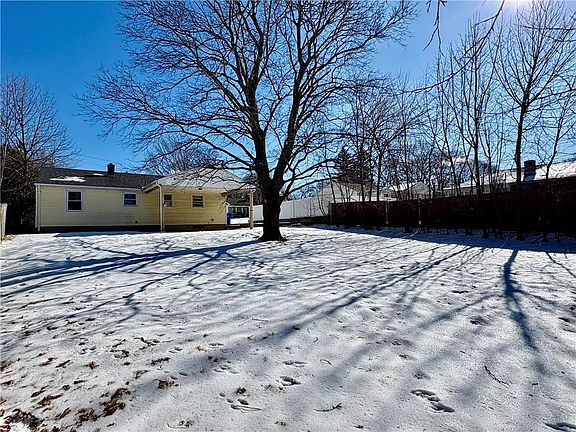 3rd image of 48 Laurel Dr