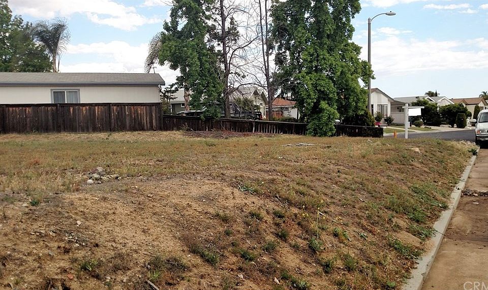 1st image of 38014 Calle Amigable