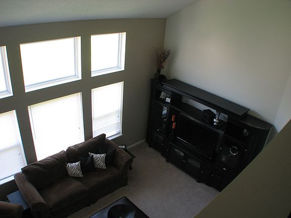 Living Room w/  vaulted ceilings 