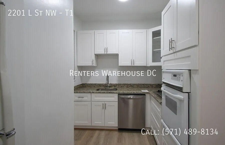 Don't Miss This Large 1bd/1bth Condo W/ Assigned Garage Parking Next To The Ritz! — Photo 2