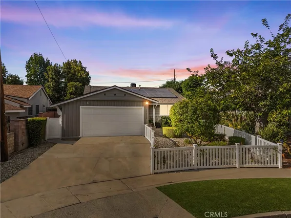 17955 Archwood St, Reseda, CA 91335