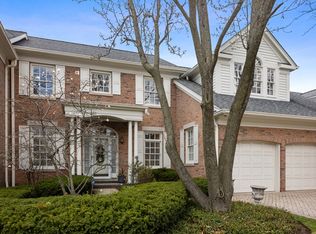 11240 E Chesapeake Pl, Westchester, IL 60154