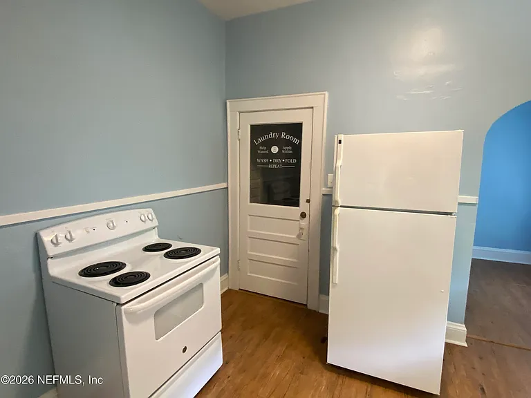2316 Gilmore St — Photo 4