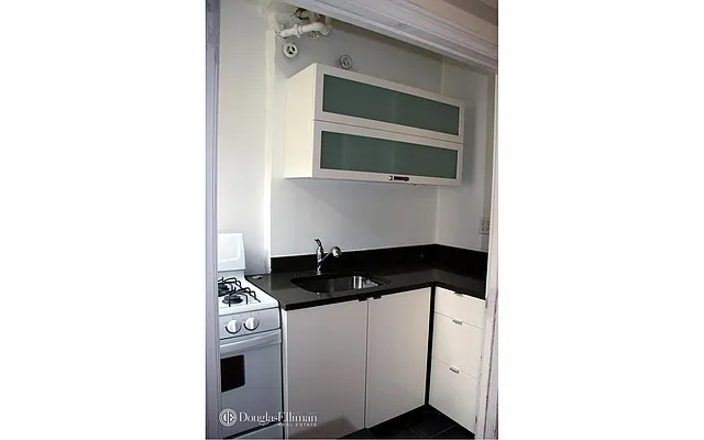 Rented by Douglas Elliman | media 8