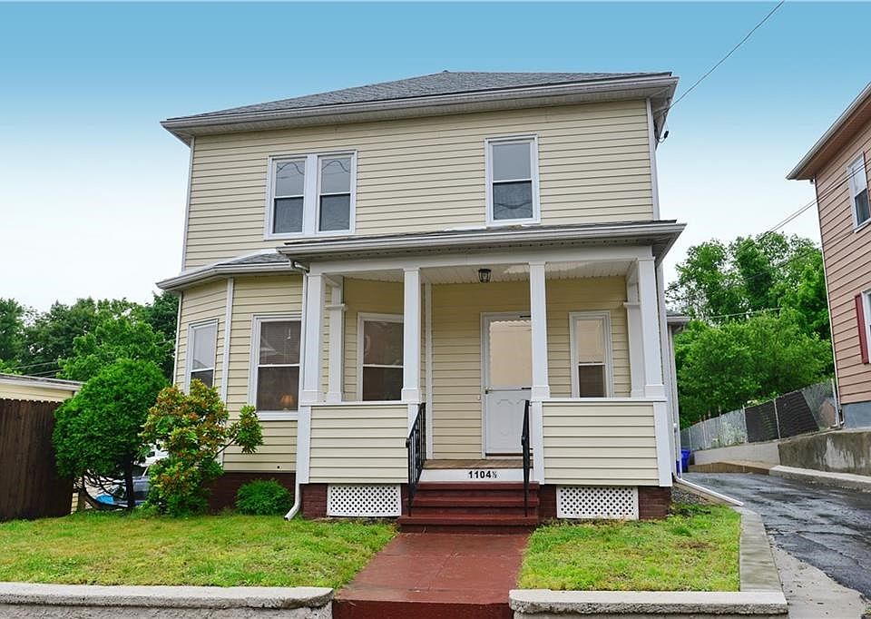 Easy maintenance with this 2 family! New roof and vinyl windows.