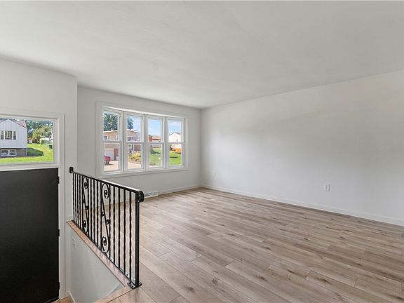 3rd image of 533 Elmview Dr