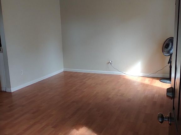 2nd image of 195 Del Sur Ct
