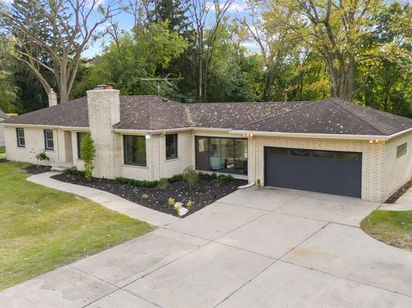 24045 Philip Dr, Southfield, MI 48075