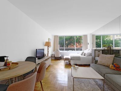 220 E 65th St APT 2E, New York, NY, 10065