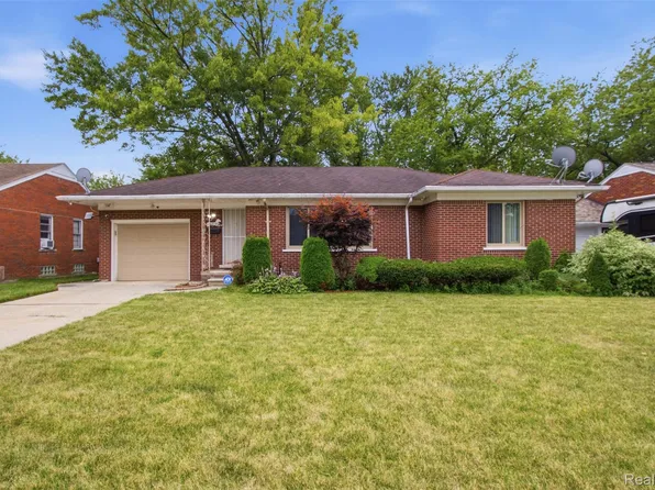20310 Woodside St, Harper Woods, MI 48225