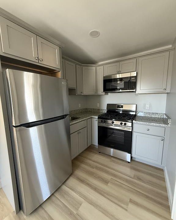 1st image of 161 Mulberry St