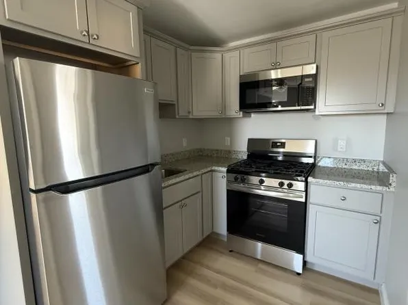 161 Mulberry St, Fall River, MA 02721