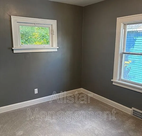 11909 Parkhill Ave #UP — Photo 5