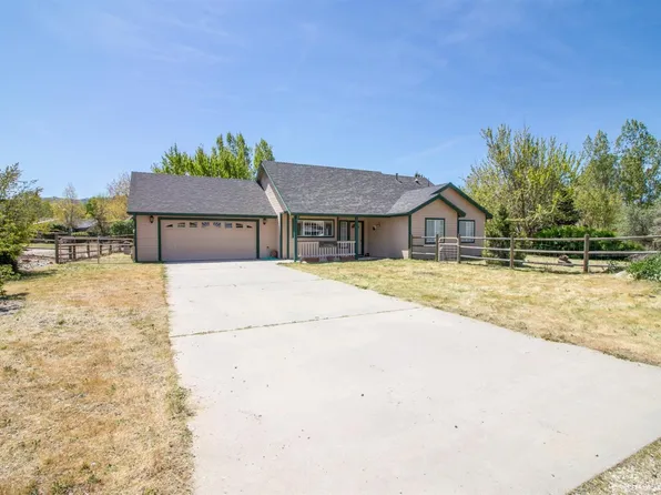23940 Coral Springs Ln, Tehachapi, CA 93561