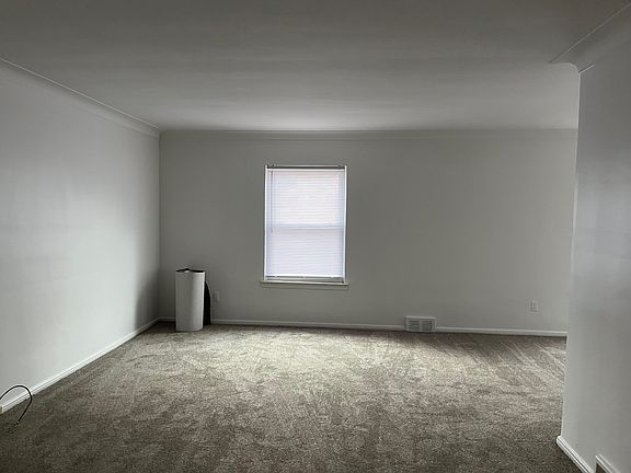 4th image of 21401 Kingsville St APT 203