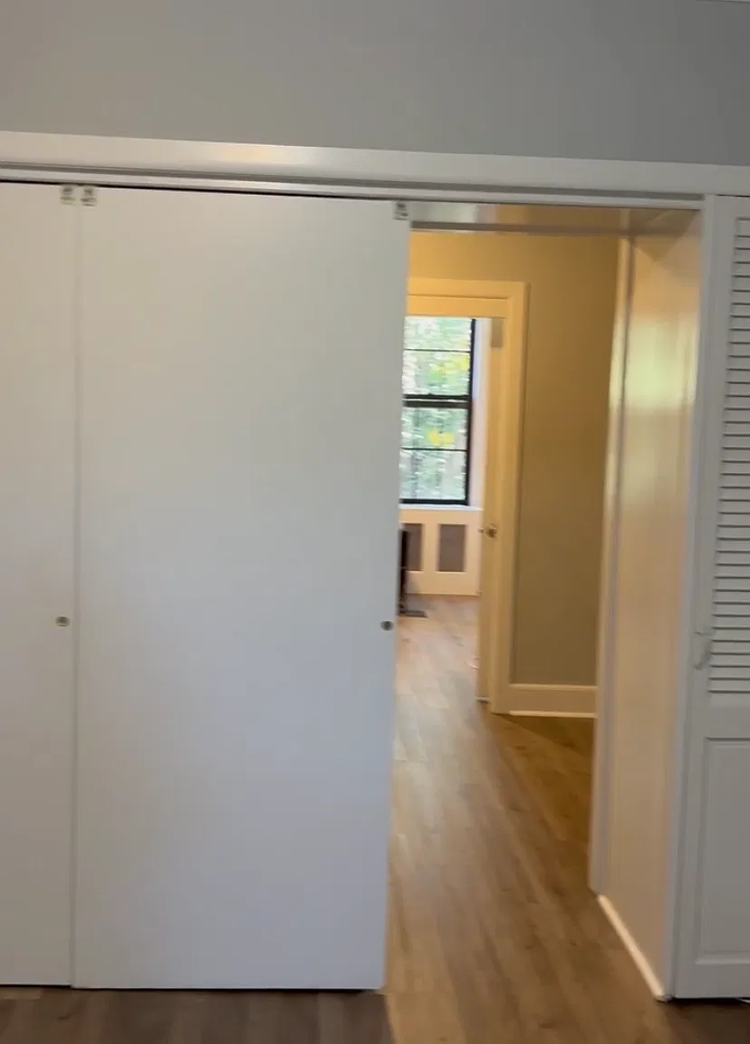 68th Pl, Ridgewood — Photo 2