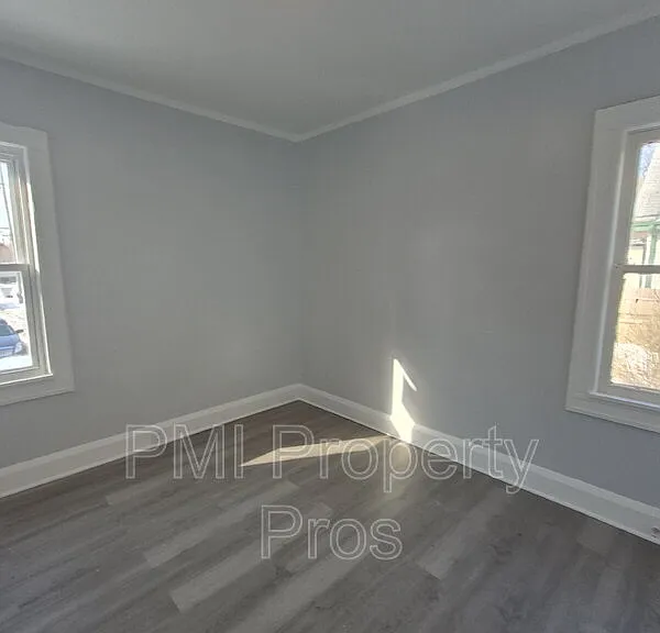 2517 W Hadley St — Photo 3