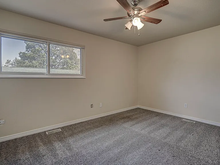 4318 Moonbeam Dr — Photo 24