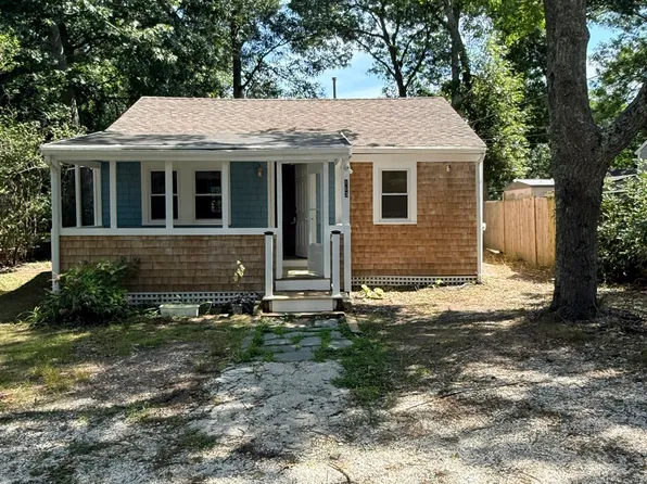 163 Ninigret Ave, Mashpee, MA 02649