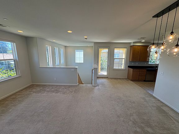 3rd image of 495 Texas Oak Ter