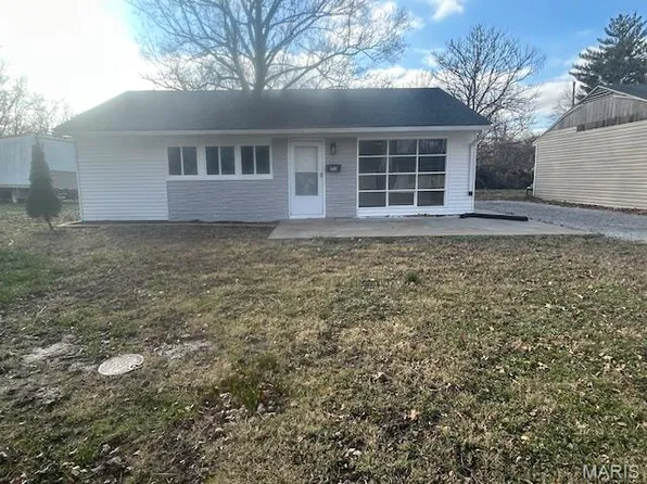 23 Delores Dr, Cahokia, IL 62206