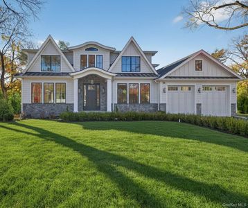 150 Milburn Lane, East Hills, NY, 11577