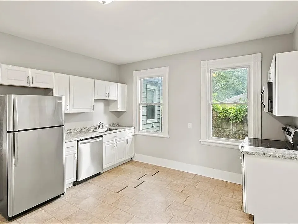 165 Thurston Rd #3