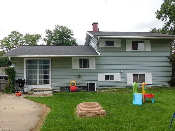 4th image of 823 West Dr