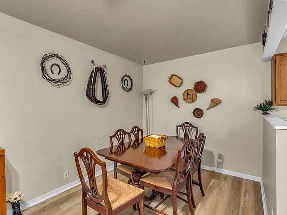 4th image of 719 SW Lincoln St