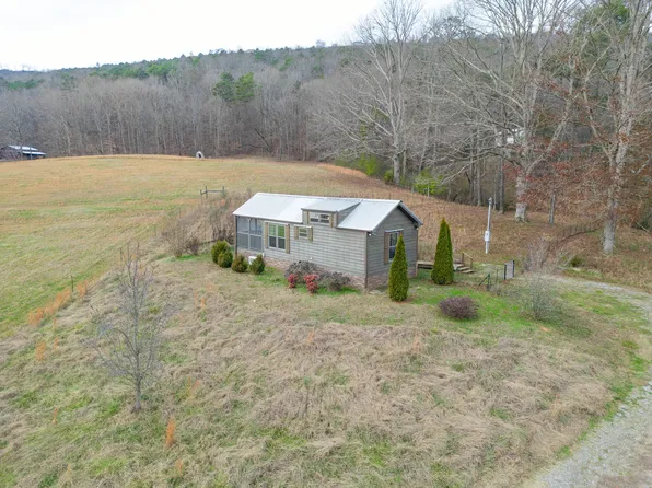 1050 Back Valley Rd, Trenton, GA 30752