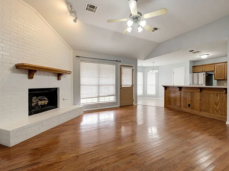 2032 Emerald Brook Ct — Photo 8