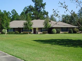 285 Northwood Dr, Carriere, MS 39426