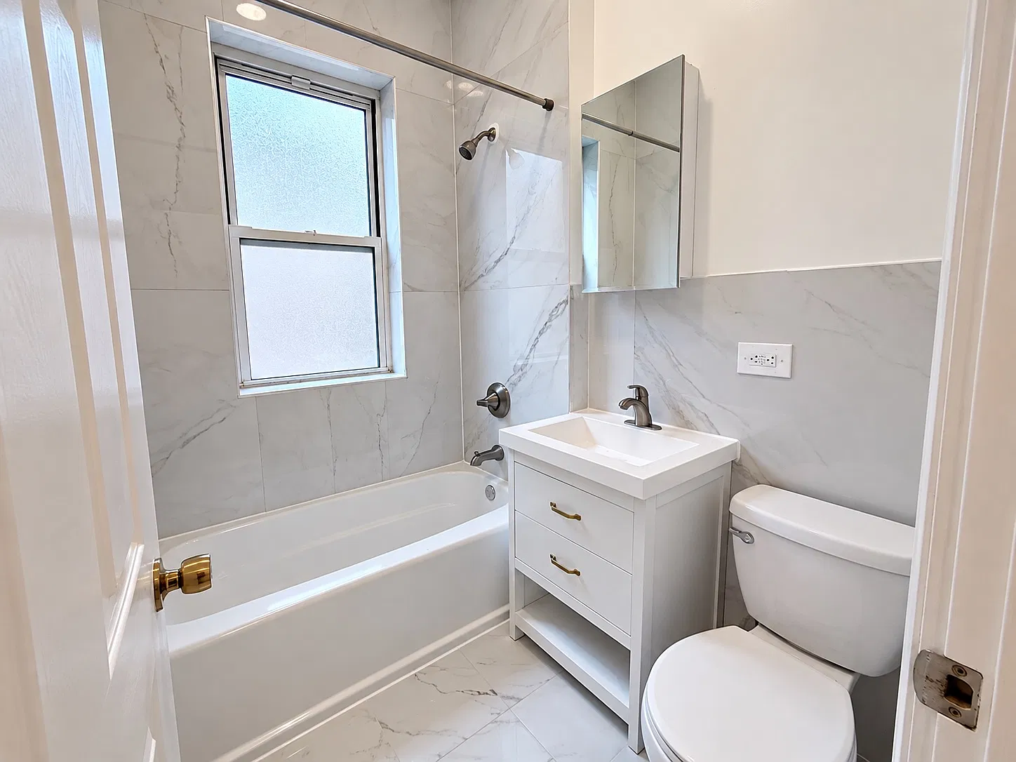 2 bed, 700 sqft, $2,500 — Photo 4