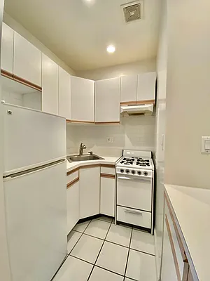 Rented by Waverly Realty Associates | media 15