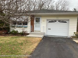27 Buttercup Ct, Toms River, NJ