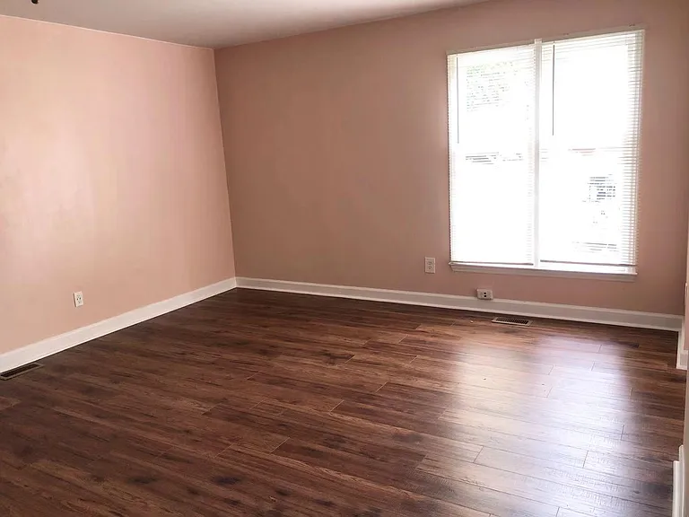 513 Brent Rd — Photo 4