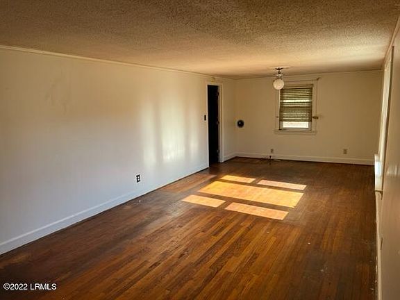 3rd image of 3 Bryant Lane