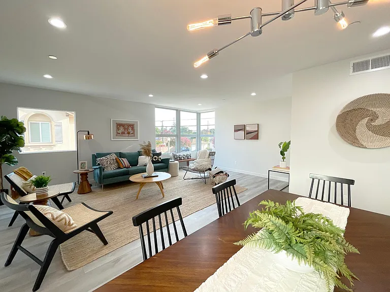 230 S San Marino Ave #B — Photo 1