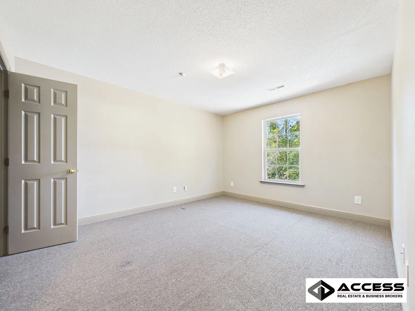 5007 Chancellor Square NW — Photo 4