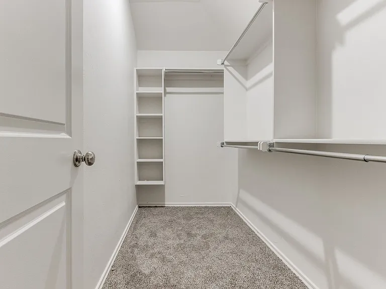 1541 Pavy Pkwy — Photo 38