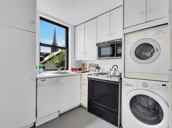 224 East 11th Street 25 image 6 of 7