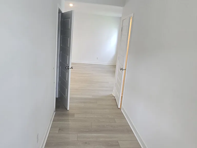 436 Eisenhower St — Photo 2