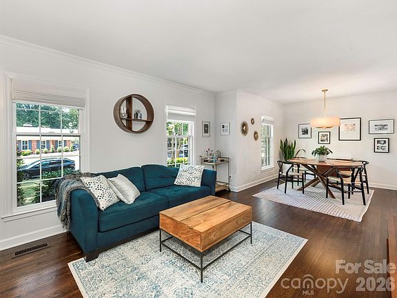 4th image of 1324 Redcoat Dr