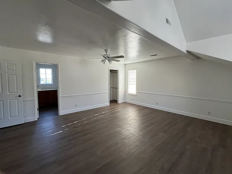 278 E 4840 N — Photo 26