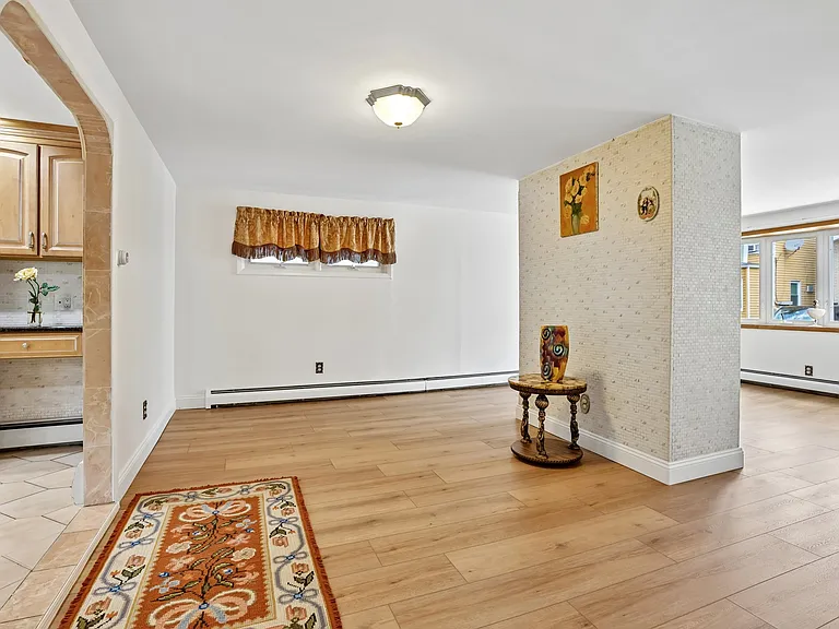 18 Patterson St — Photo 16
