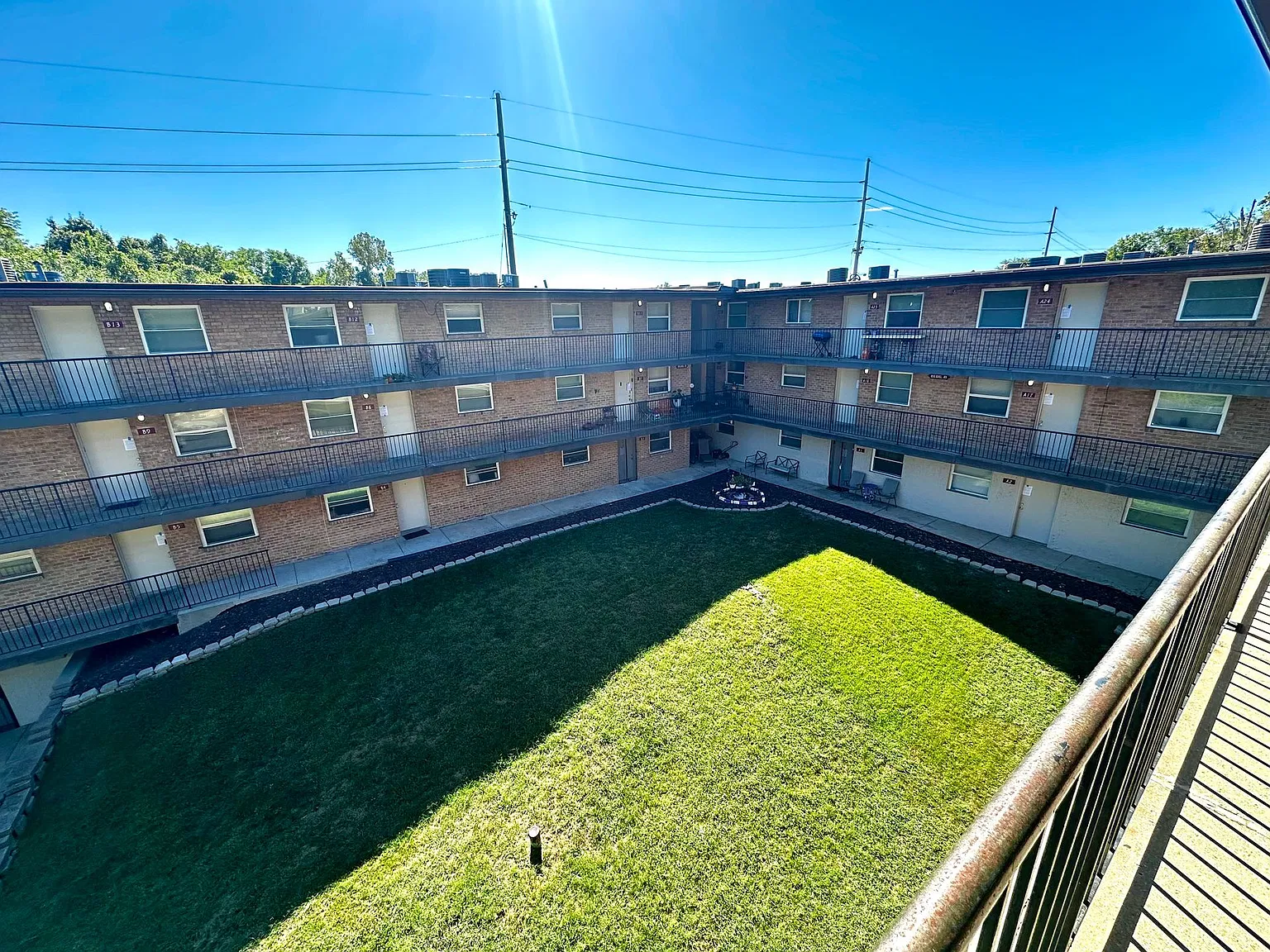 River Pointe Apartments — Photo 1