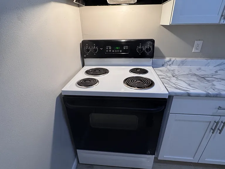 206 E Center St #11 — Photo 6