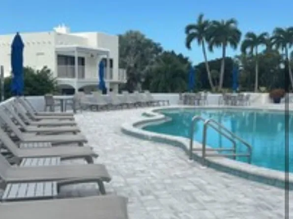 3321 Olympic Dr APT 612, Naples, FL 34105